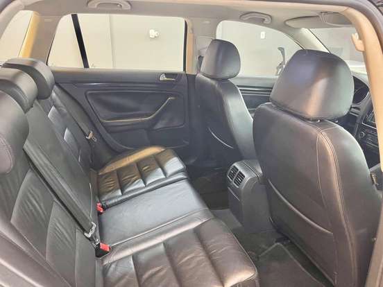 VOLKSWAGEN-JETTA-2011
