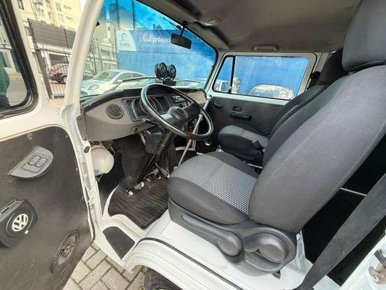 VOLKSWAGEN-KOMBI-2013