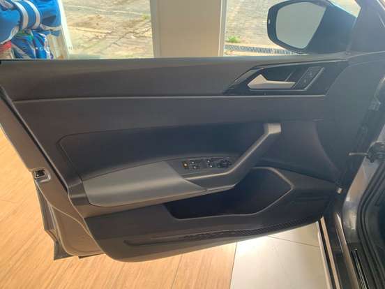 VOLKSWAGEN-NIVUS-1.0 200 TSI TOTAL FLEX HIGHLINE AUTOMÁTICO VOLKSWAGEN-NIVUS-2023