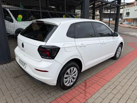 VOLKSWAGEN-POLO-2022