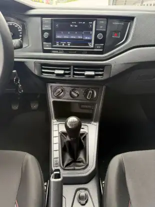 VOLKSWAGEN-POLO-2022