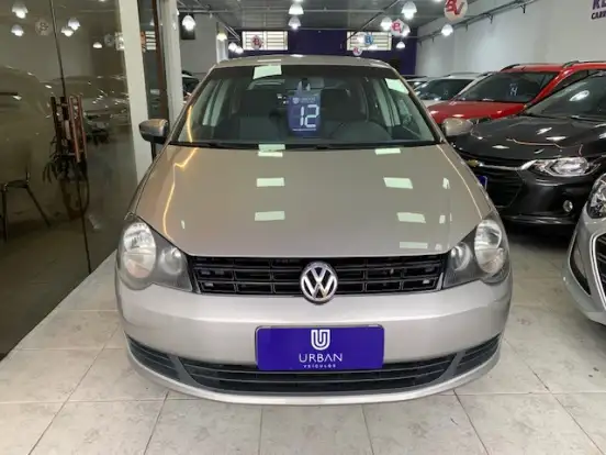 VOLKSWAGEN-POLO-2012