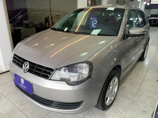 VOLKSWAGEN-POLO-2012
