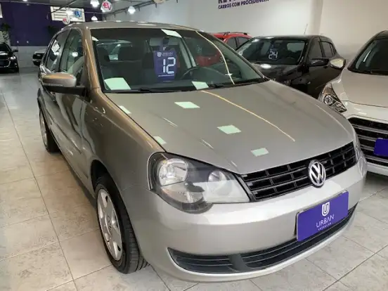 VOLKSWAGEN-POLO-2012
