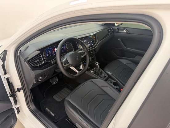 VOLKSWAGEN-POLO-1.0 170 TSI HIGHLINE AUTOMÁTICO VOLKSWAGEN-POLO-2025