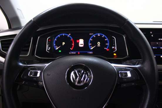 VOLKSWAGEN-POLO-2019