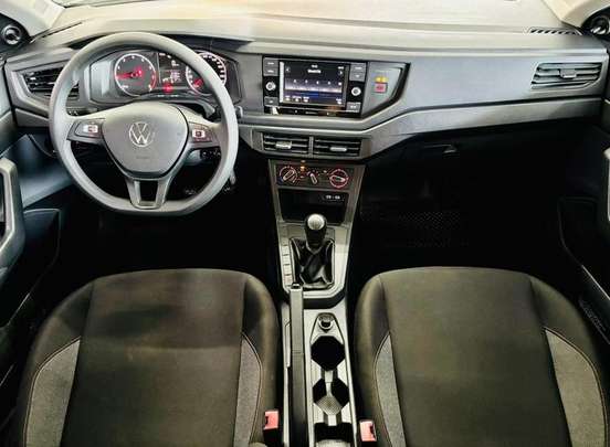 VOLKSWAGEN-POLO-2023
