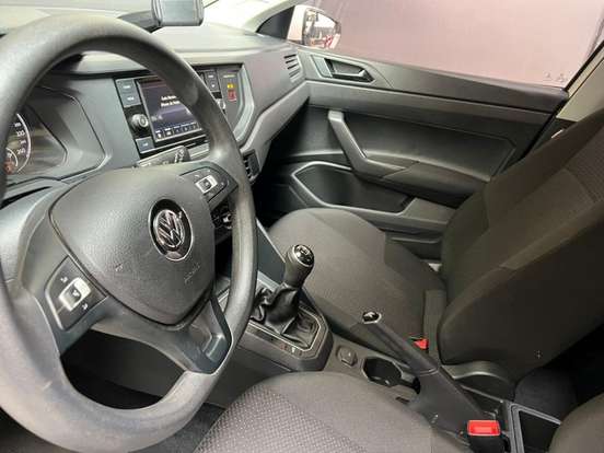 VOLKSWAGEN-POLO-2020