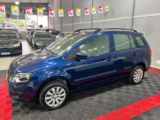 VOLKSWAGEN-SPACEFOX-2014