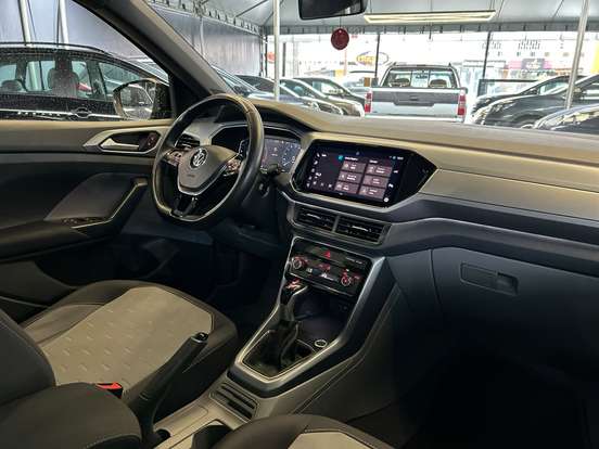 VOLKSWAGEN-T-CROSS-2021