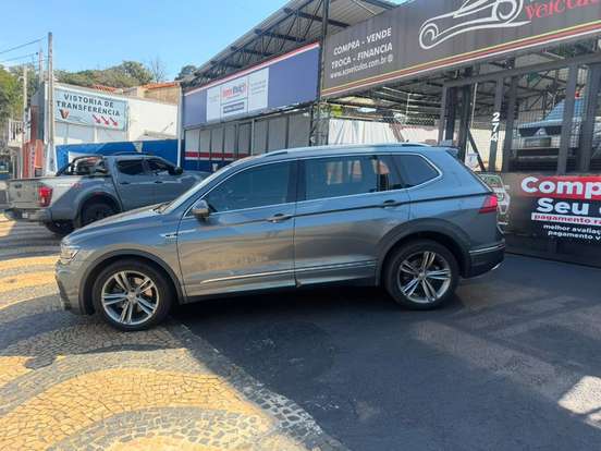 VOLKSWAGEN-TIGUAN-2019