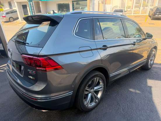 VOLKSWAGEN-TIGUAN-2019