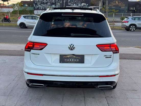 VOLKSWAGEN-TIGUAN-2021