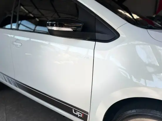 VOLKSWAGEN-UP-2018