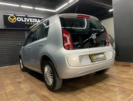 VOLKSWAGEN-UP-2016