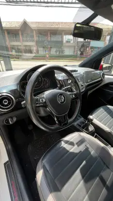 VOLKSWAGEN-UP-2018