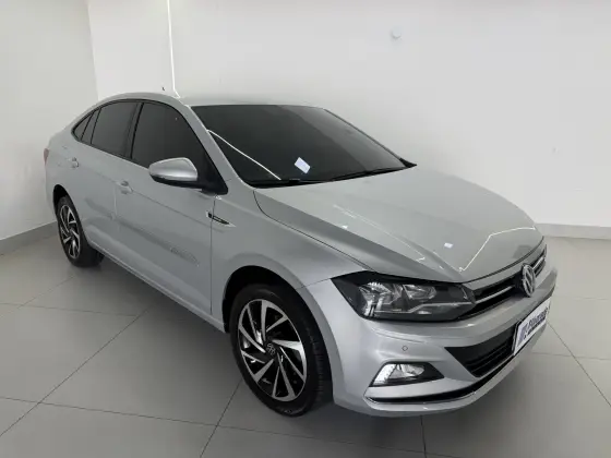 VOLKSWAGEN VIRTUS 1.0 200 TSI HIGHLINE AUTOMÁTICO