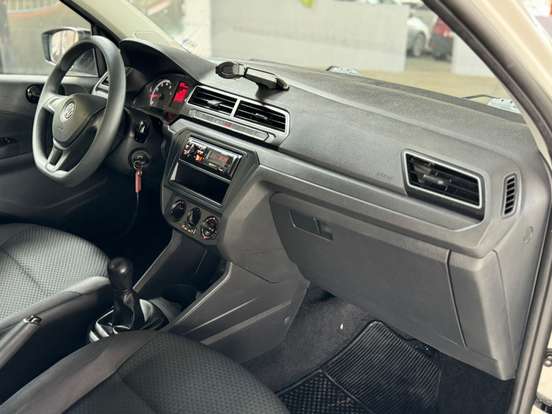 VOLKSWAGEN-VOYAGE-2023