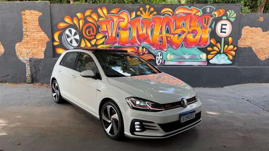 VOLKSWAGEN-GOLF-2018