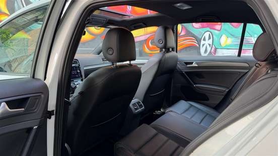 VOLKSWAGEN-GOLF-2018