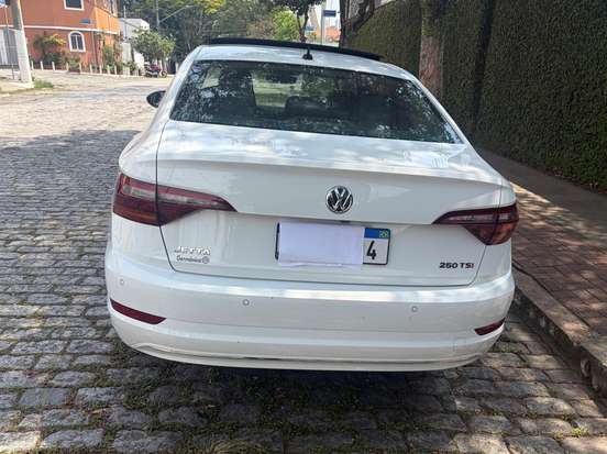 VOLKSWAGEN-JETTA-2020