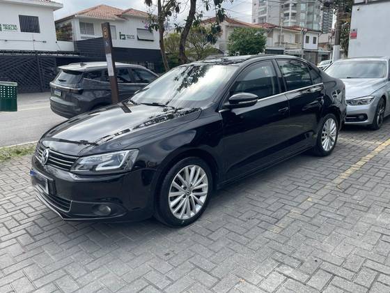 VOLKSWAGEN JETTA 2.0 TSI HIGHLINE 211CV GASOLINA 4P TIPTRONIC