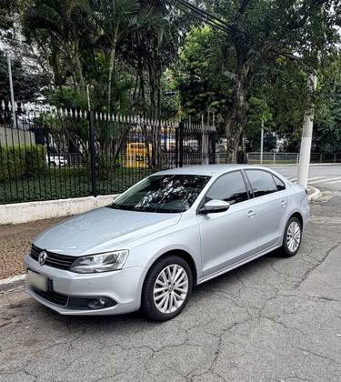 VOLKSWAGEN JETTA 2.0 TSI HIGHLINE 211CV GASOLINA 4P TIPTRONIC