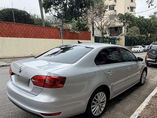 VOLKSWAGEN-JETTA-2.0 TSI HIGHLINE 211CV GASOLINA 4P TIPTRONIC VOLKSWAGEN-JETTA-2013