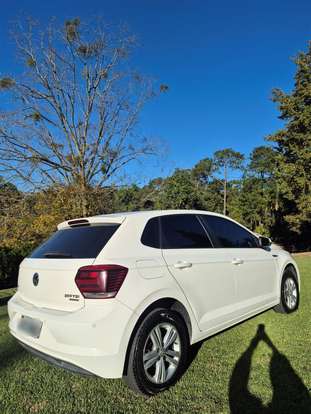 VOLKSWAGEN-POLO-2018
