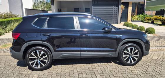 VOLKSWAGEN TAOS 1.4 250 TSI TOTAL FLEX HIGHLINE AUTOMÁTICO