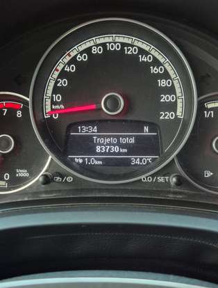 VOLKSWAGEN-UP-2014