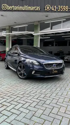VOLVO V40 2.0 T5 CROSS COUNTRY AWD TURBO GASOLINA 4P AUTOMÁTICO