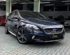 VOLVO V40 2.0 T5 CROSS COUNTRY AWD TURBO GASOLINA 4P AUTOMÁTICO VOLVO V40 2.0 T5 CROSS COUNTRY AWD TURBO GASOLINA 4P AUTOMÁTICO