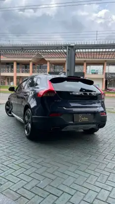 VOLVO-V40-2013