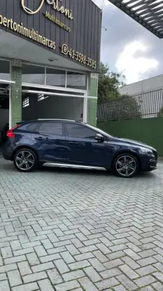 VOLVO-V40-2013