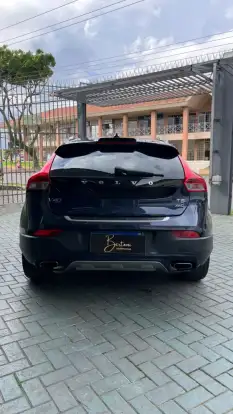 VOLVO-V40-2013