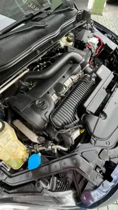 VOLVO-V40-2013