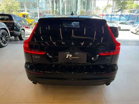 VOLVO-V60-2018