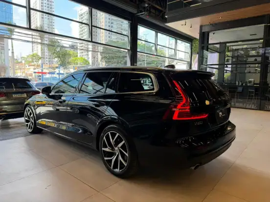 VOLVO-V60-2018