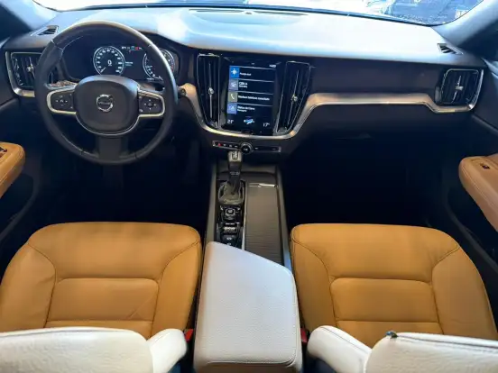 VOLVO-V60-2.0 T5 GASOLINA MOMENTUM GEARTRONIC VOLVO-V60-2018