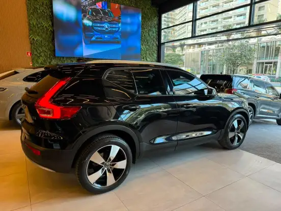 VOLVO-XC40-2.0 T4 GASOLINA MOMENTUM GEARTRONIC VOLVO-XC40-2020