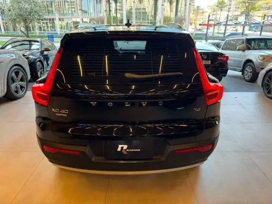 VOLVO-XC40-2.0 T4 GASOLINA MOMENTUM GEARTRONIC VOLVO-XC40-2020