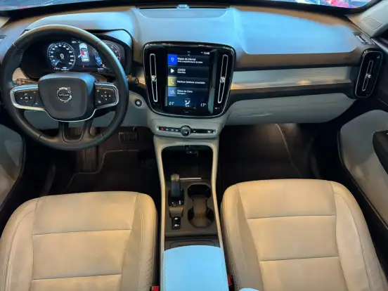 VOLVO-XC40-2.0 T4 GASOLINA MOMENTUM GEARTRONIC VOLVO-XC40-2020