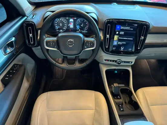 VOLVO-XC40-2.0 T4 GASOLINA MOMENTUM GEARTRONIC VOLVO-XC40-2020