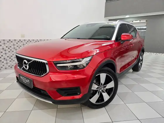 VOLVO XC40 2.0 T5 GASOLINA MOMENTUM AWD GEARTRONIC