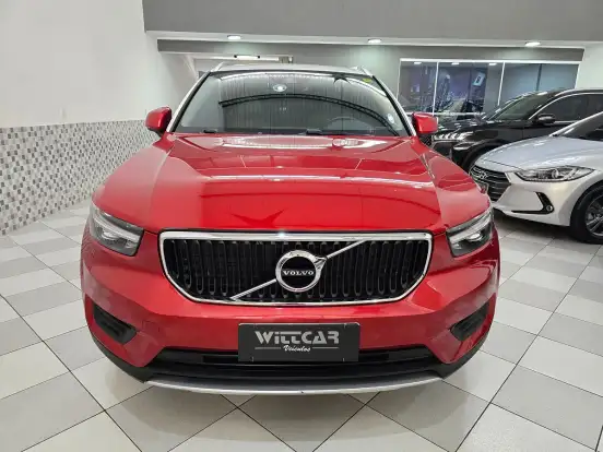VOLVO-XC40-2018