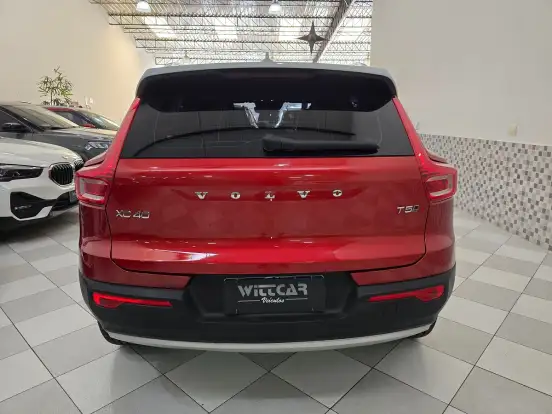 VOLVO-XC40-2.0 T5 GASOLINA MOMENTUM AWD GEARTRONIC VOLVO-XC40-2018