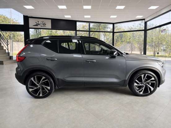 VOLVO-XC40-2.0 T5 GASOLINA R-DESIGN AWD GEARTRONIC VOLVO-XC40-2018