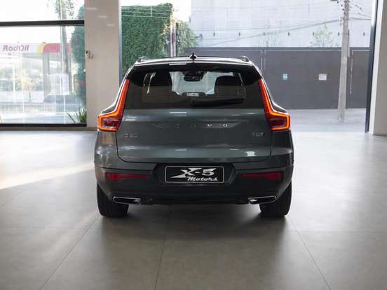 VOLVO-XC40-2.0 T5 GASOLINA R-DESIGN AWD GEARTRONIC VOLVO-XC40-2018