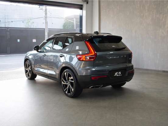 VOLVO-XC40-2.0 T5 GASOLINA R-DESIGN AWD GEARTRONIC VOLVO-XC40-2018